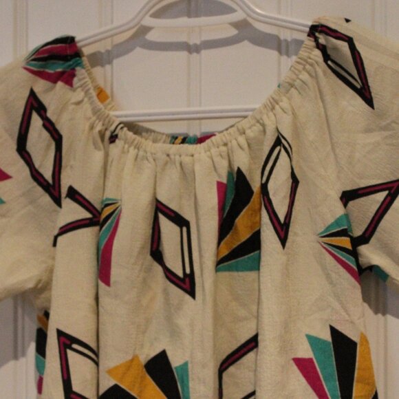 2/$25 🏷 Compania Fantastica Geometric Flow Shirt Size M - Picture 3 of 3
